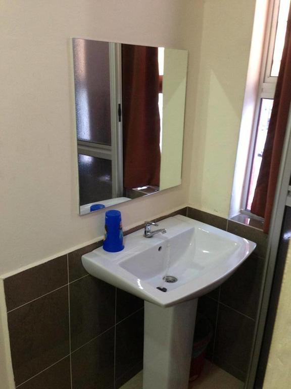איפוה Dg One Stop Budget Hotel חדר תמונה