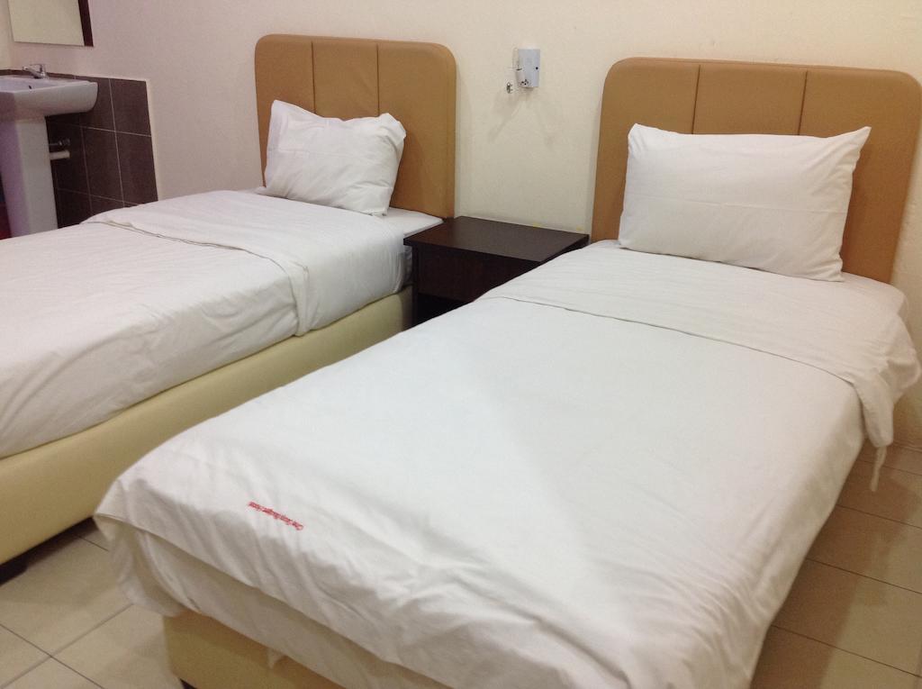 איפוה Dg One Stop Budget Hotel חדר תמונה
