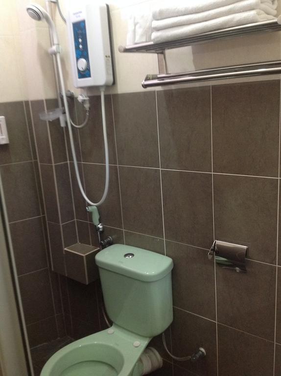 איפוה Dg One Stop Budget Hotel חדר תמונה